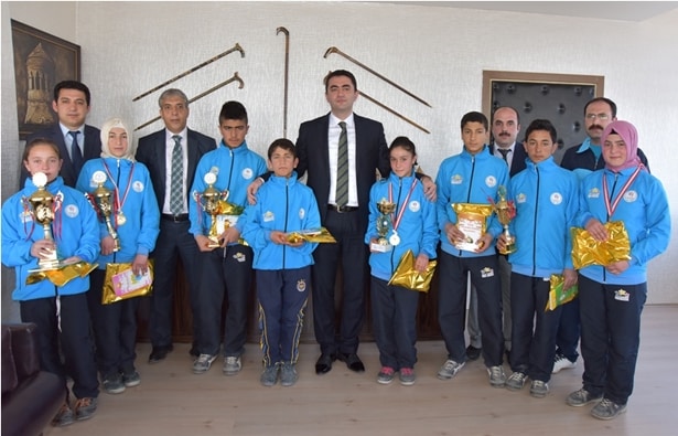 Ahlat’lı Tenisçiler Türkiye Şampiyonluğu’nda Yarı Finale Yükseldi