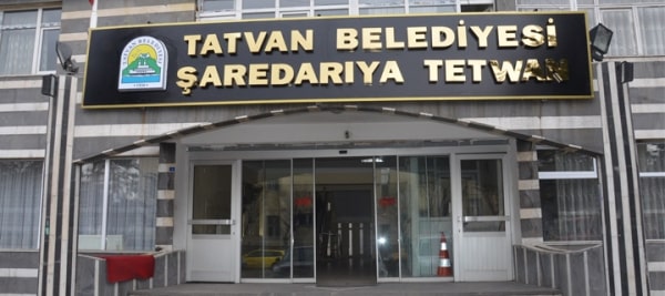 Ak Partili Tatvan Belediyesi İki Dilli Tabelaya Geçti