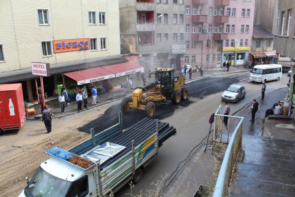 Bitlis Belediyesi Asfalt Çalışmalarını Hızlandırdı