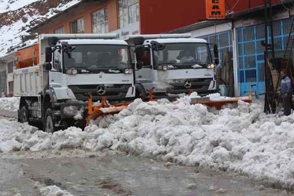 Bitlis’te Karla Mücadele Çalışmaları Devam Ediyor