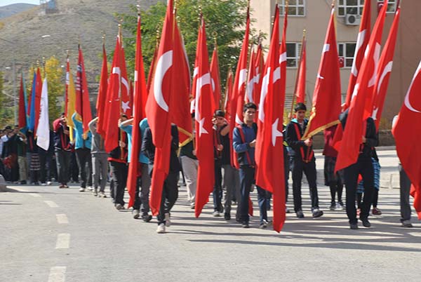 Cumhuriyet’in 91. Yılı Bitlis’te Törenlerle Kutlandı