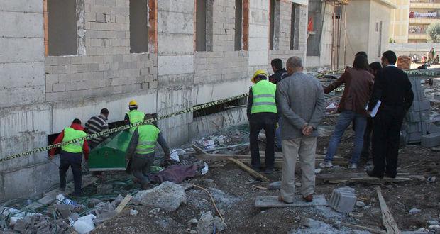Adana’da inşaattan düşen işçi hayatını kaybetti