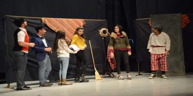 Bitlis’te “Zamsalak” oyunu sahnelendi