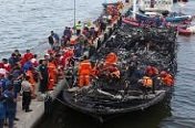 Yolcu taşıyan teknede yangın çıktı: 23 ölü