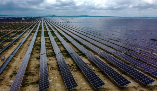 Türkiye, Avrupa’nın en büyük güneş enerjisi santralini resmen hizmete açtı