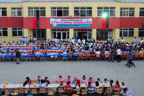 Gayda Köyünde “Kardeşlik Sofrası” İftar Programı Düzenlendi