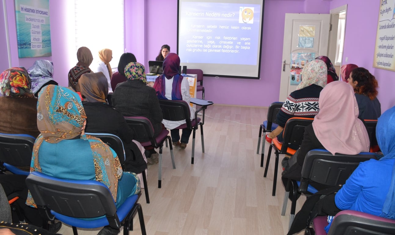 Tatvan Aile Destek Merkezinde “Kanser” Semineri Verildi