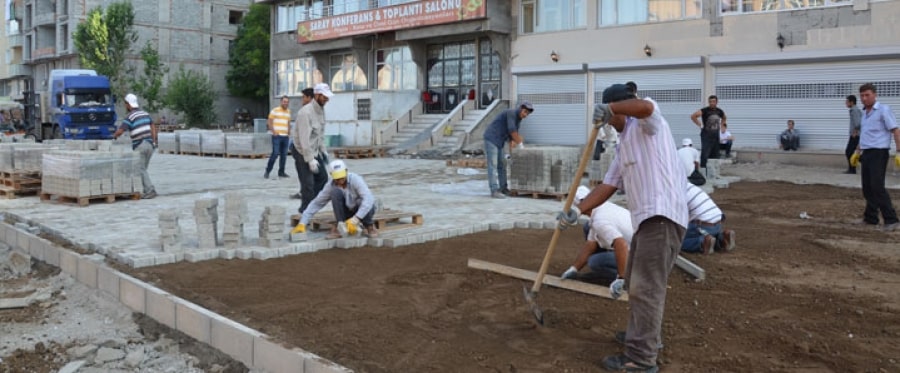 Tatvan’da Parke Taşı Döşeme Çalışmaları