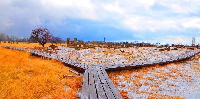 Ahlat Selçuklu Mezarlığı kışın ayrı bir güzel