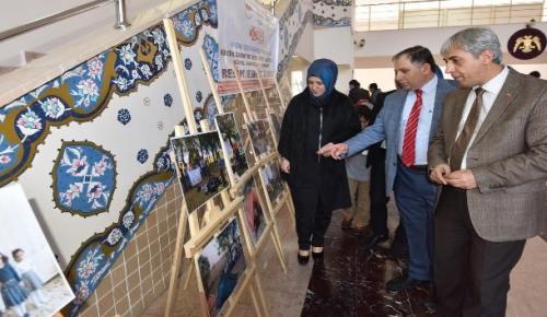 Ahlat’ta proje faaliyetleri fotoğraf sergisi açıldı