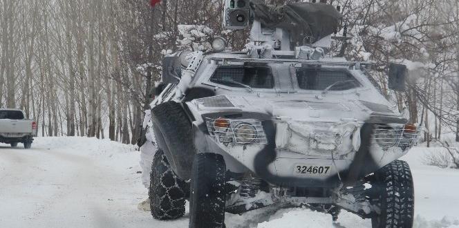 Bitlis Valisi Çınar’dan üs bölgesindeki askerlere ziyaret