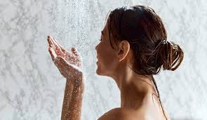 Bronz Ten Rengini Korumak: Duş ve Banyo Ürünleri Bu Rengi Nasıl Etkiler?