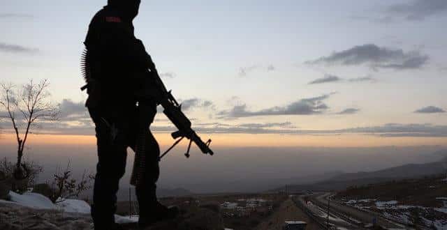Şırnak’ta yılbaşı günü karlı dağlarda terörist avı