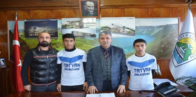 Tatvan’dan iki sporcu Bursaspor’un alt yapısına transfer oldu